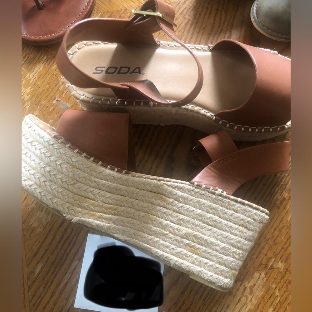 Platform sandals